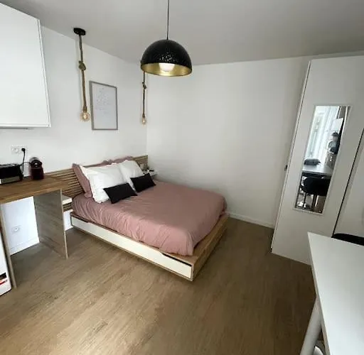 Eiffel Tour Cosy Rosalia